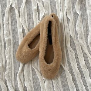 Zara - Furry slip one